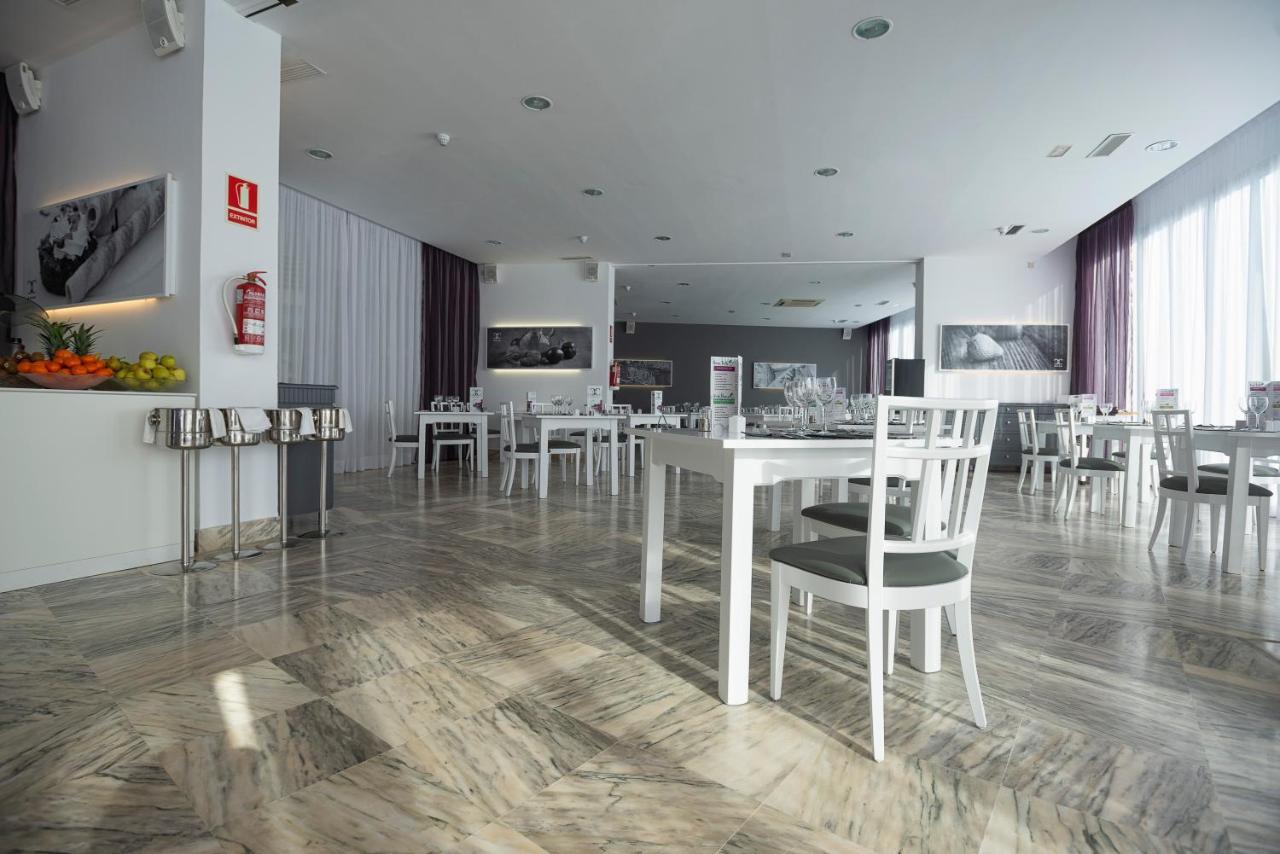 Hotel Costa Conil By Fuerte Group Conil De La Frontera Exteriör bild